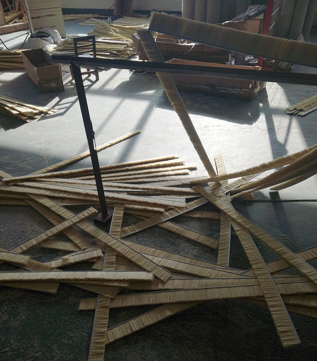 劍麻毛刷現(xiàn)場機(jī)械加工